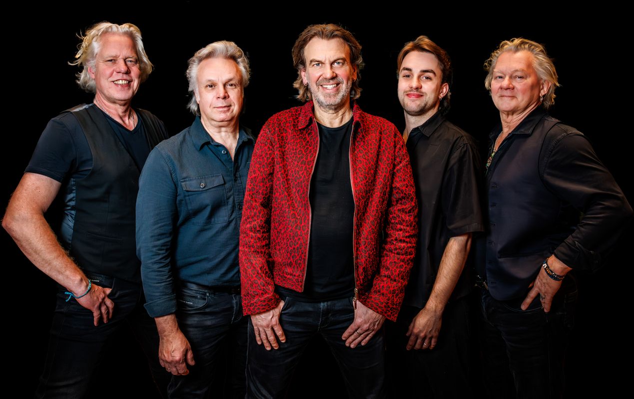 Onze Earring speelt Radar Love live in Lelystad