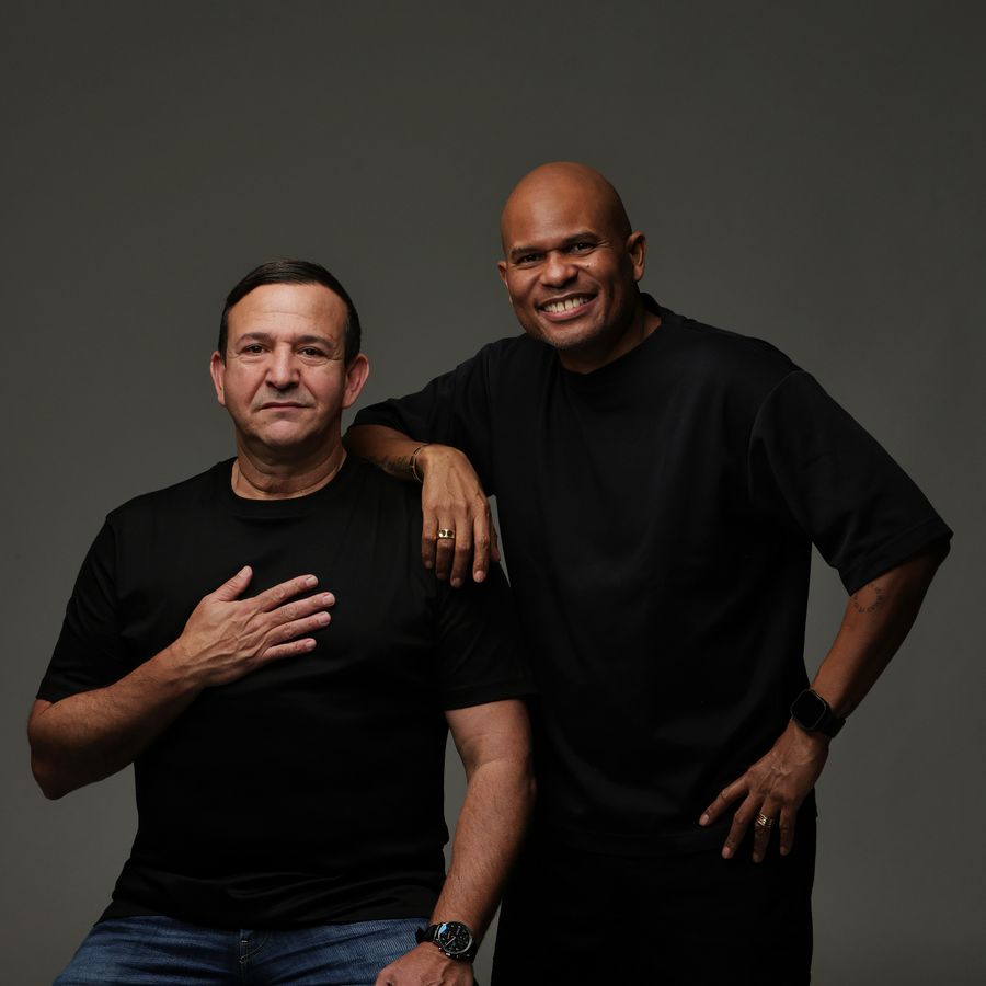 Najib-en-Roué-Alles-is-Comedy-in-AGORA-Theater-Lelystad-Cabaret-2026