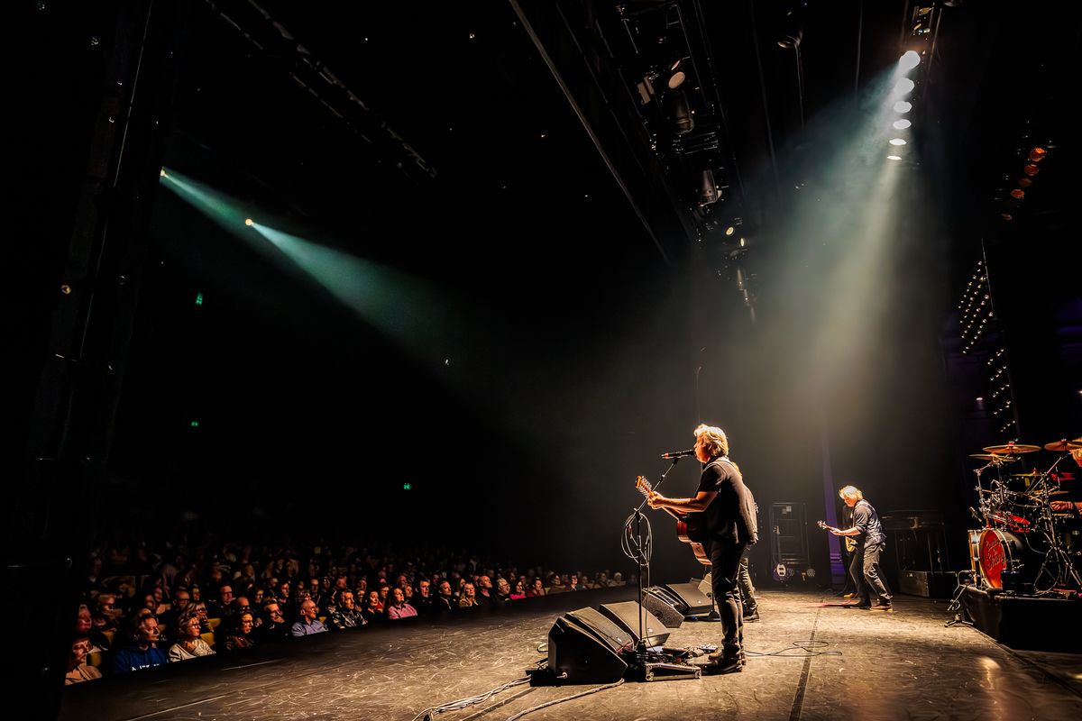 Martin van der Starre zingt bij Onze Earring live